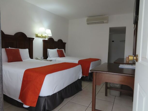 Imagen de la habitación del Hotel Los Robles, Nuevo Laredo. Foto 15