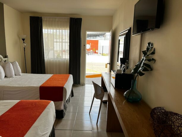 Imagen de la habitación del Hotel Los Robles, Nuevo Laredo. Foto 16
