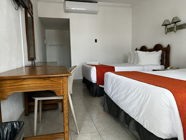 Imagen general del Hotel Los Robles, Nuevo Laredo. Foto 7