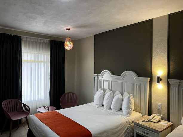 Imagen general del Hotel Los Robles, Nuevo Laredo. Foto 10