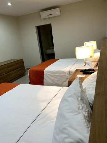 Imagen de la habitación del Hotel Los Robles, Nuevo Laredo. Foto 20