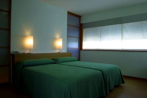 Imagen de la habitación del Hotel Los Rosales, Almansa. Foto 3