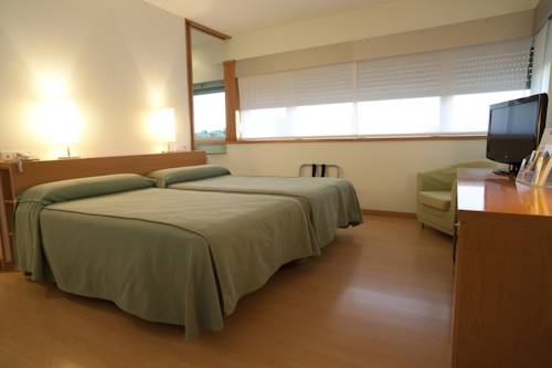 Imagen de la habitación del Hotel Los Rosales, Almansa. Foto 4