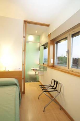 Imagen de la habitación del Hotel Los Rosales, Almansa. Foto 8