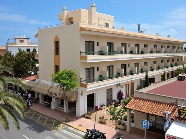 Imagen general del Hotel Los Rosales, Es Pujols. Foto 2