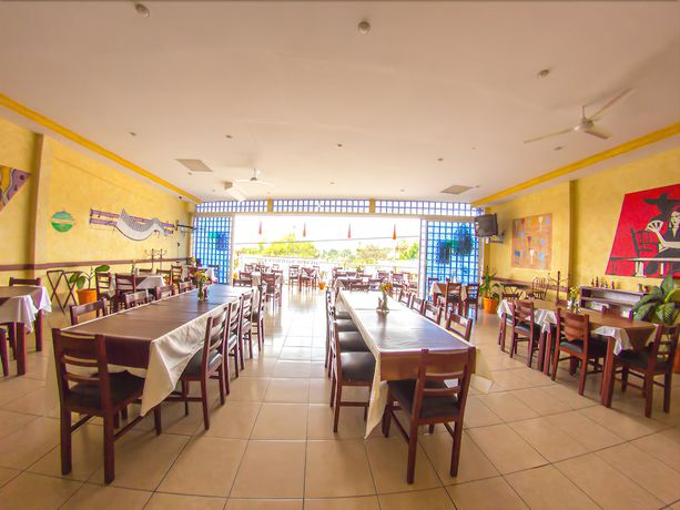 Imagen del bar/restaurante del Hotel Los Sauces Oaxtepec. Foto 4