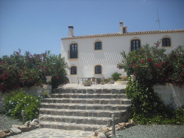 Imagen de los exteriores del Hotel Los Sibileys. Foto 5