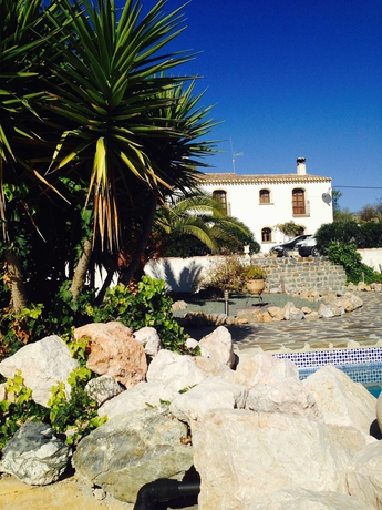 Imagen de los exteriores del Hotel Los Sibileys. Foto 6