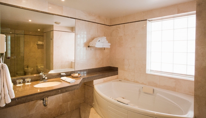 Imagen de la habitación del Hotel Los Tallanes and Suites. Foto 3