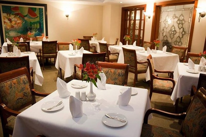 Imagen del bar/restaurante del Hotel Los Tallanes and Suites. Foto 2