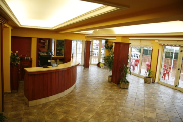 Imagen de los interiores del Hotel Los Tamarises. Foto 8