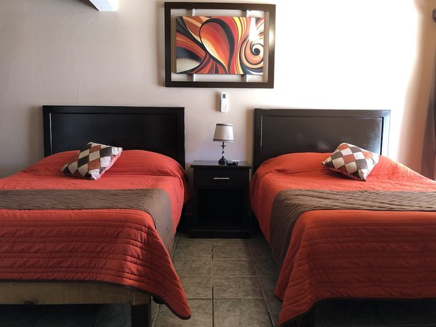 Imagen de la habitación del Hotel Los Valles. Foto 14