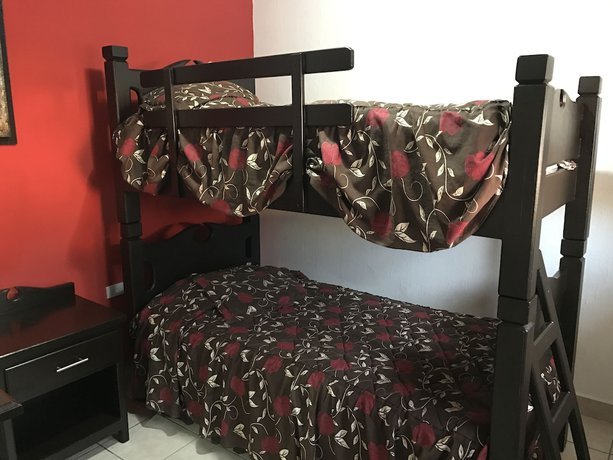 Imagen de la habitación del Hotel Los Valles. Foto 17