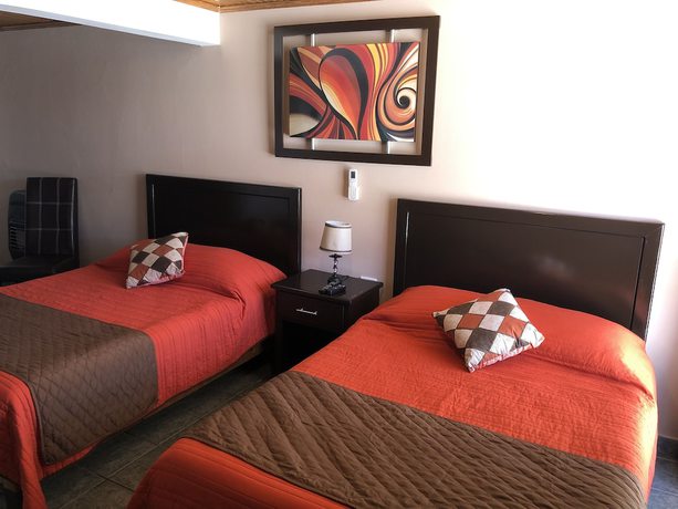 Imagen de la habitación del Hotel Los Valles. Foto 18