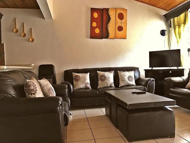 Imagen de la habitación del Hotel Los Valles. Foto 19