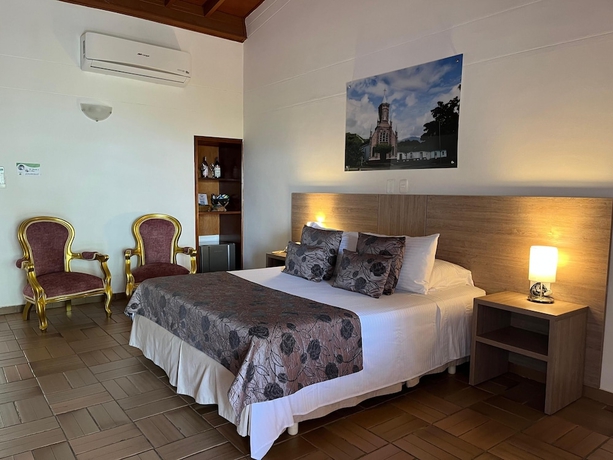 Imagen de la habitación del Hotel Los Vi&ntilde;edos. Foto 2