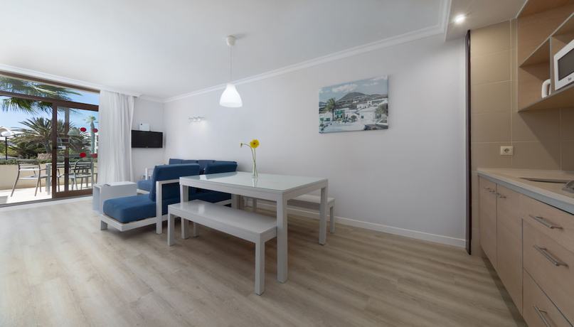 Imagen de la habitación del Hotel Los Zocos Impressive Lanzarote. Foto 4