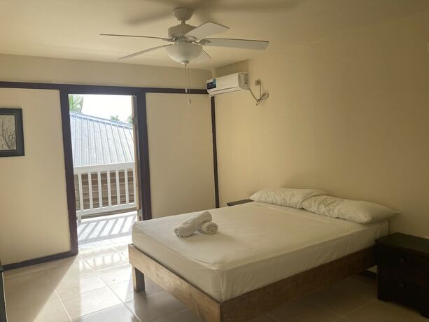 Imagen de la habitación del Hotel Los balcones over the sea. Foto 12