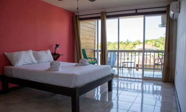 Imagen de la habitación del Hotel Los balcones over the sea. Foto 14