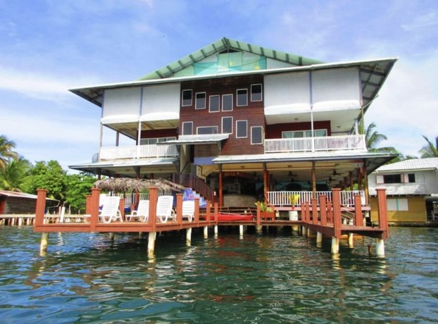 Imagen general del Hotel Los balcones over the sea. Foto 1