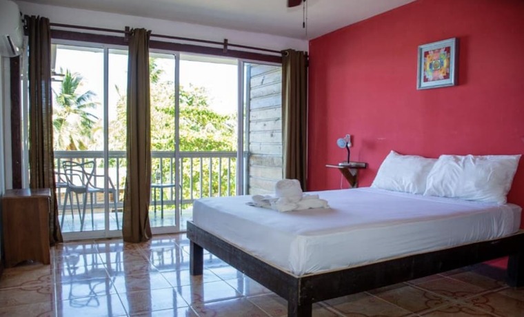 Imagen general del Hotel Los balcones over the sea. Foto 3