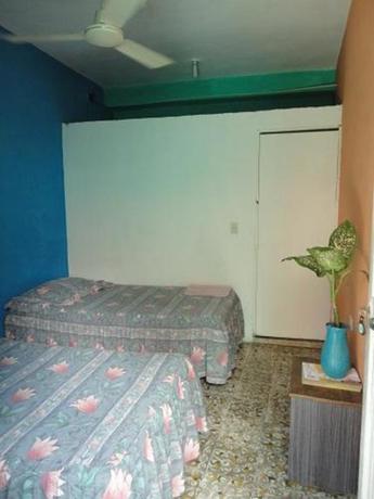 Imagen de la habitación del Hotel Los estudiantes. Foto 2