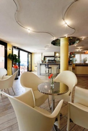 Imagen de los interiores del Hotel Losanna, Cervia. Foto 19