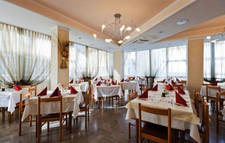 Imagen del bar/restaurante del Hotel Losanna, Cervia. Foto 6