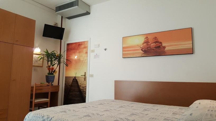 Imagen de la habitación del Hotel Losanna, Cervia. Foto 18