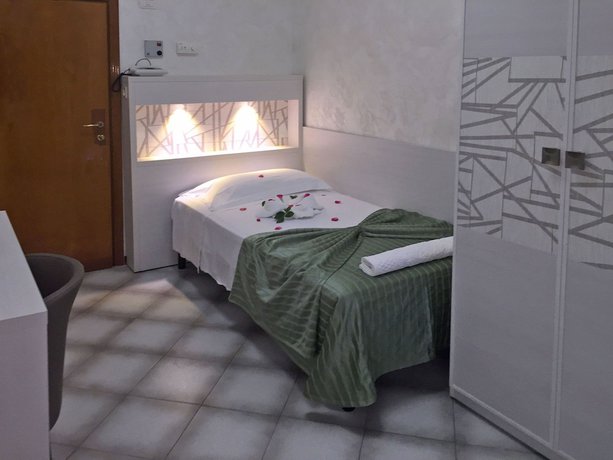 Imagen de la habitación del Hotel Losanna Gabicce Mare. Foto 5