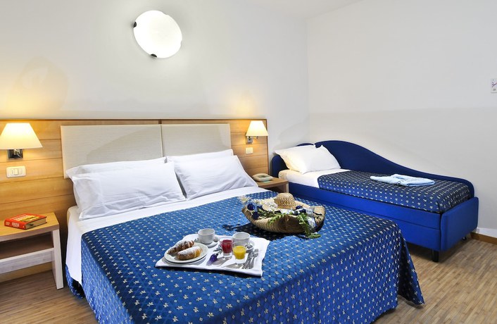 Imagen de la habitación del Hotel Losanna Gabicce Mare. Foto 7