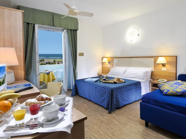 Imagen de la habitación del Hotel Losanna Gabicce Mare. Foto 9