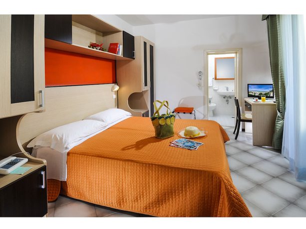 Imagen de la habitación del Hotel Losanna Gabicce Mare. Foto 10