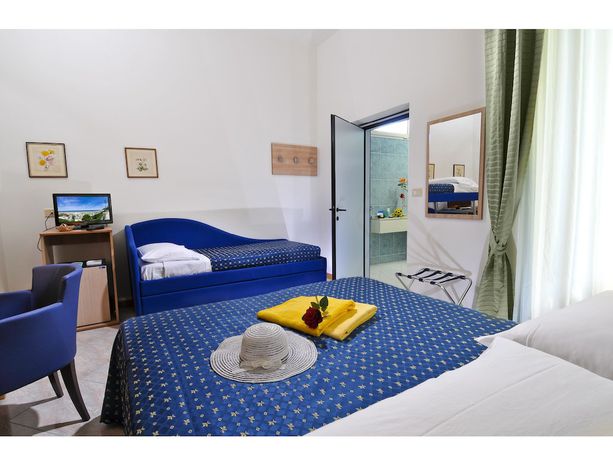 Imagen de la habitación del Hotel Losanna Gabicce Mare. Foto 12