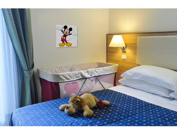 Imagen de la habitación del Hotel Losanna Gabicce Mare. Foto 13