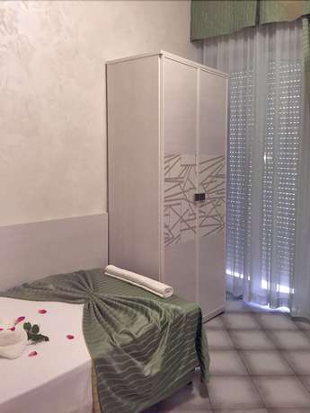 Imagen de la habitación del Hotel Losanna Gabicce Mare. Foto 17