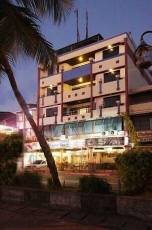 Imagen general del Hotel Losari Beach Inn. Foto 4