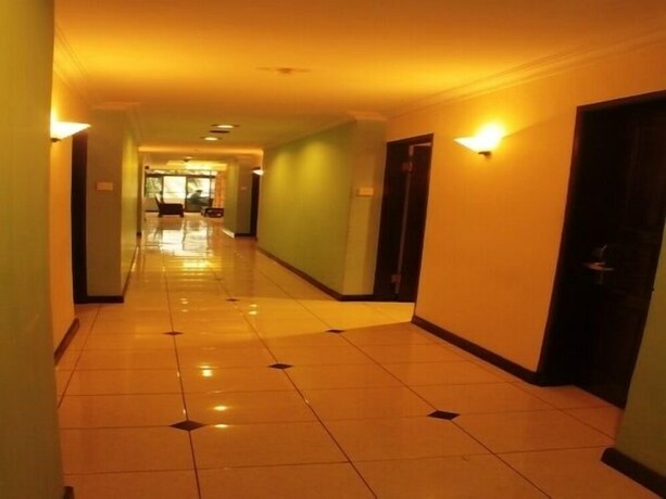 Imagen de los interiores del Hotel Losari Beach Inn. Foto 30