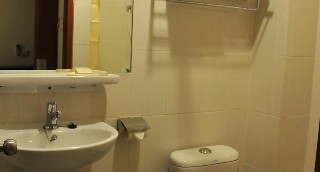 Imagen de la habitación del Hotel Losari Blok M 2. Foto 12