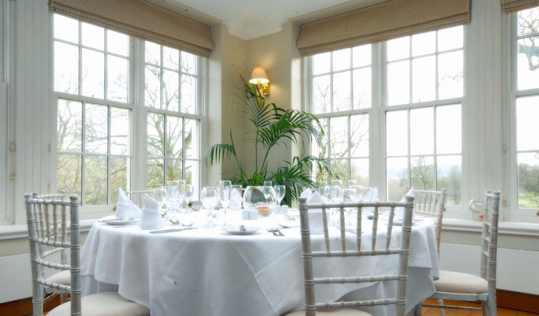 Imagen del bar/restaurante del Hotel Losehill House Hotel and Spa. Foto 3