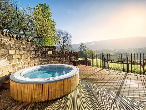 Imagen de la piscina del Hotel Losehill House Hotel and Spa. Foto 18