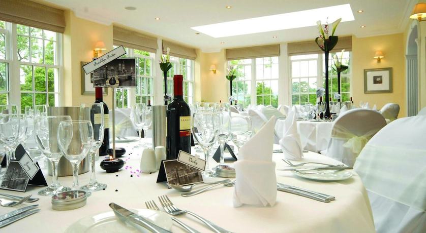 Imagen del bar/restaurante del Hotel Losehill House Hotel and Spa. Foto 5