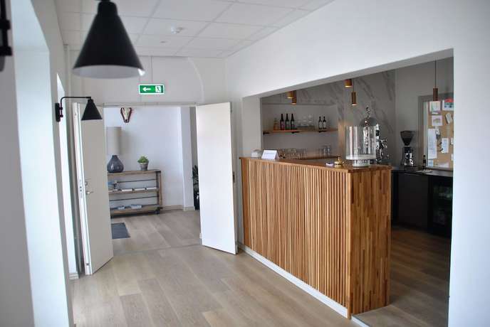 Imagen de los interiores del Hotel L&oslash;kken Strand. Foto 18