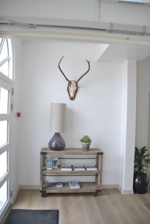 Imagen de los interiores del Hotel L&oslash;kken Strand. Foto 20