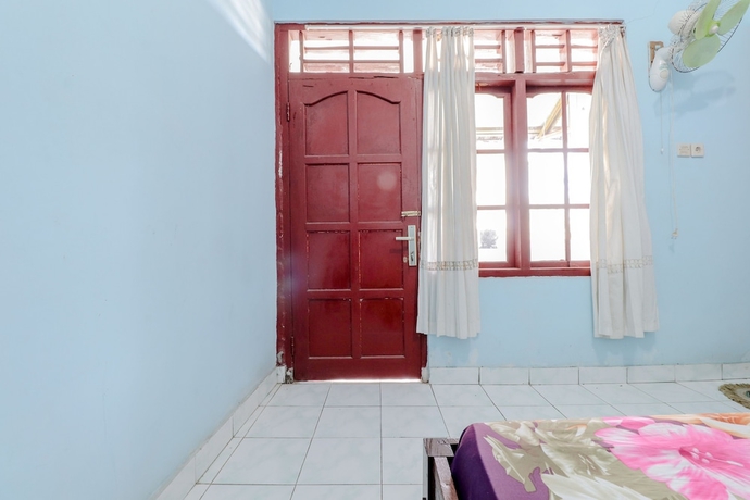 Imagen de la habitación del Hotel Losmen Parikesit. Foto 14