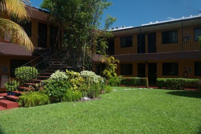 Imagen de los exteriores del Hotel Lossandes. Foto 10