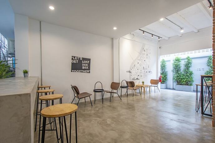 Imagen del bar/restaurante del Hotel Lost Inn Bkk. Foto 11