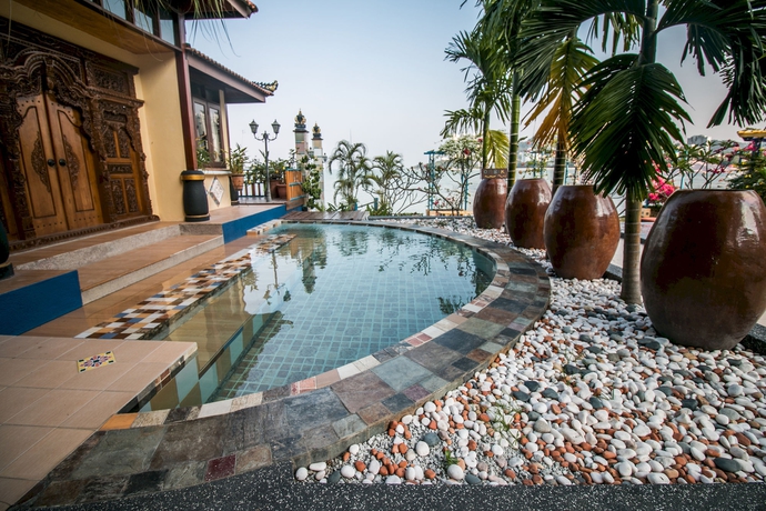 Imagen de la piscina del Hotel Lost Paradise Resort. Foto 16