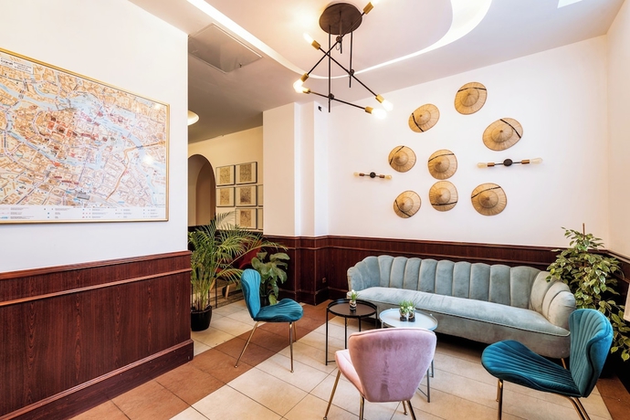 Imagen de los interiores del Hotel Lothus. Foto 17