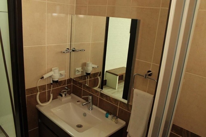 Imagen de la habitación del Hotel Lotis. Foto 3
